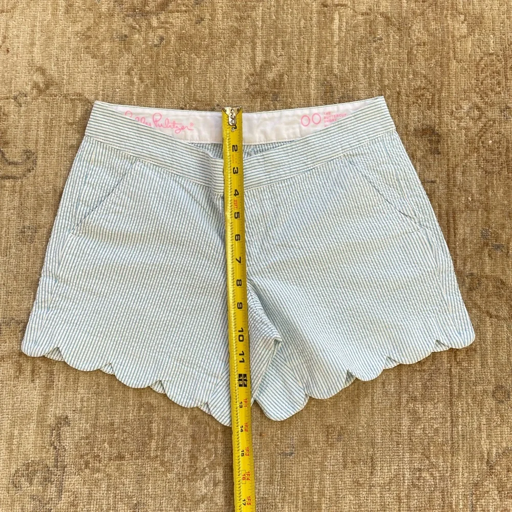 Lilly Pulitzer seersucker light blue scalloped edge shorts size 00. - Picture 7 of 12